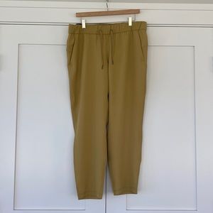 On The Fly Pant (Lululemon)